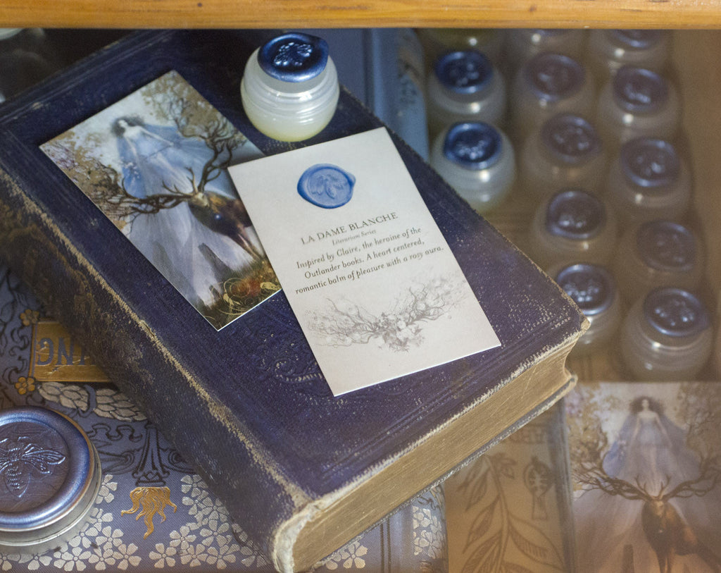 La Dame Blanche Solid Natural Perfume Round Jar