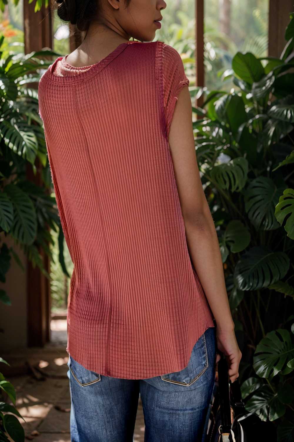 solid round neck sleeveless top vest